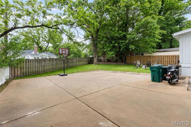 319 N Gore Avenue, Webster Groves, MO 63119