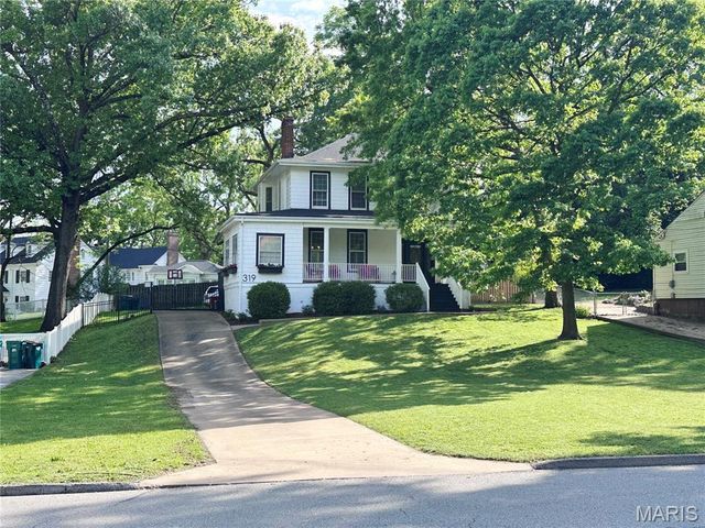 319 N Gore Avenue, Webster Groves, MO 63119