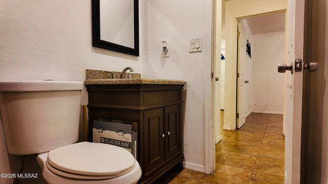 3723 E March Place, Tucson, AZ 85713