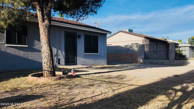 3723 E March Place, Tucson, AZ 85713