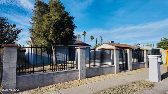 3723 E March Place, Tucson, AZ 85713
