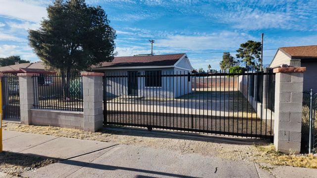 3723 E March Place, Tucson, AZ 85713