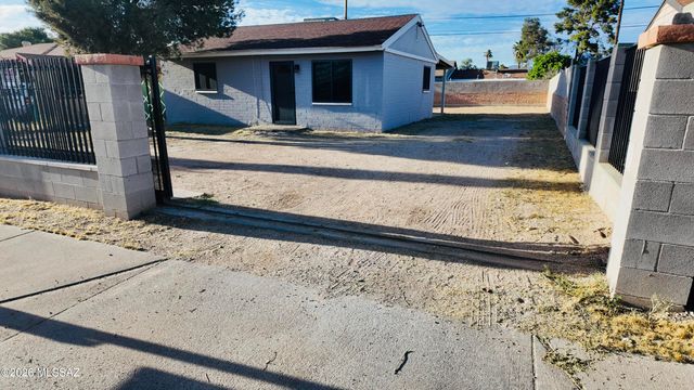 3723 E March Place, Tucson, AZ 85713