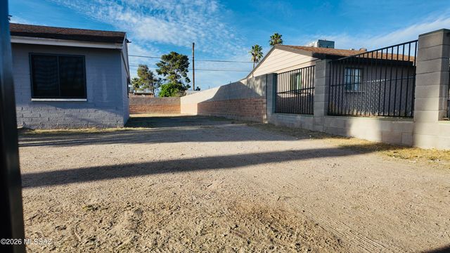 3723 E March Place, Tucson, AZ 85713