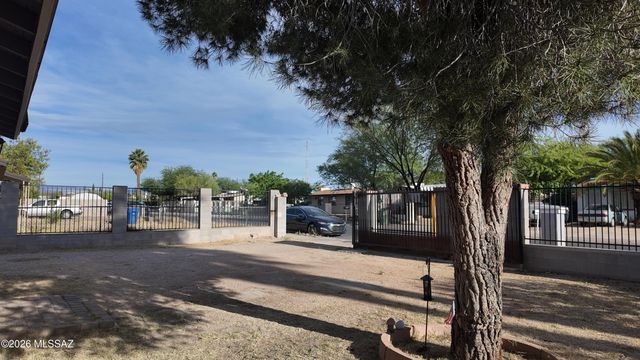 3723 E March Place, Tucson, AZ 85713