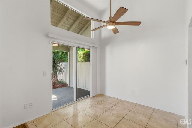 8000 Kroll Way 112, Bakersfield, CA 93311