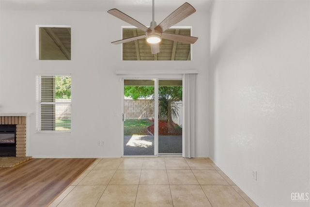 8000 Kroll Way 112, Bakersfield, CA 93311