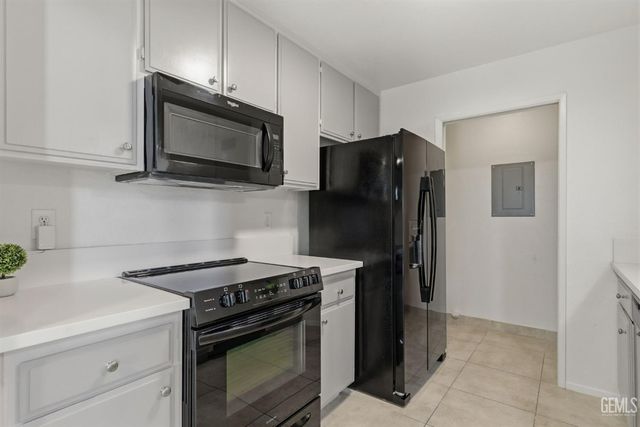 8000 Kroll Way 112, Bakersfield, CA 93311