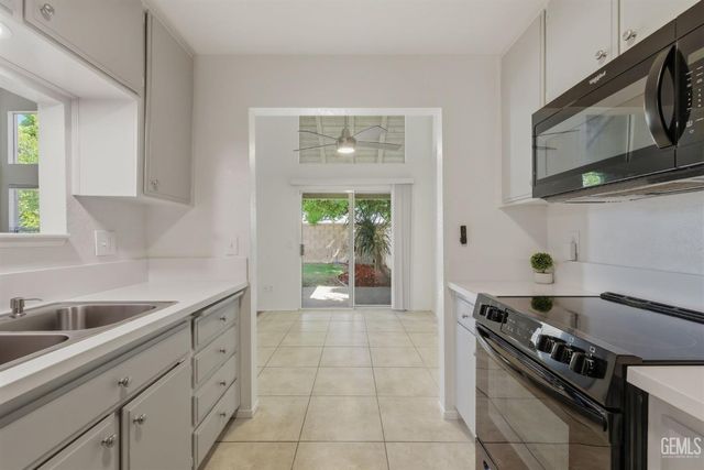 8000 Kroll Way 112, Bakersfield, CA 93311