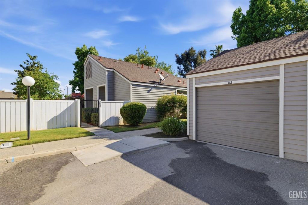 8000 Kroll Way 112, Bakersfield, CA 93311