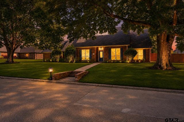 216 TURNBERRY CIRCLE, Mt Pleasant, TX 75455