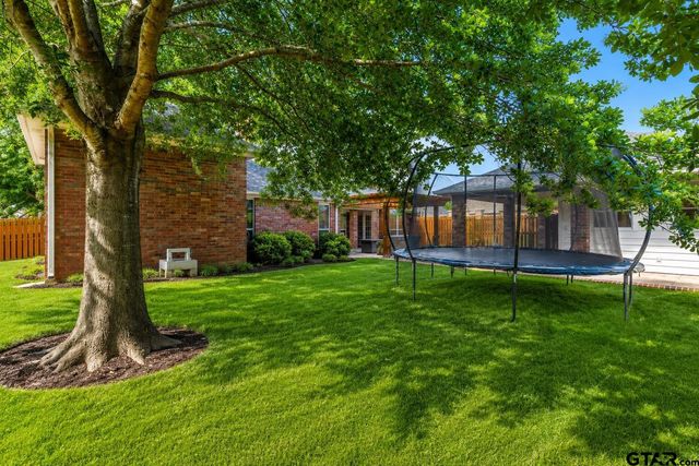 216 TURNBERRY CIRCLE, Mt Pleasant, TX 75455