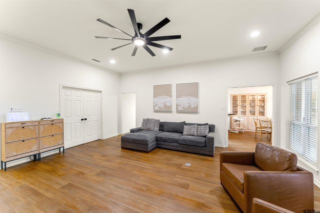 216 TURNBERRY CIRCLE, Mt Pleasant, TX 75455
