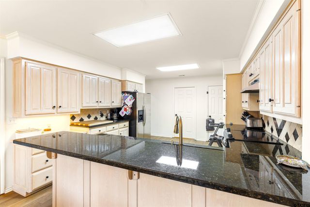 216 TURNBERRY CIRCLE, Mt Pleasant, TX 75455