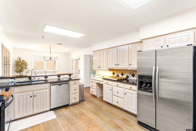 216 TURNBERRY CIRCLE, Mt Pleasant, TX 75455