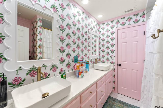216 TURNBERRY CIRCLE, Mt Pleasant, TX 75455