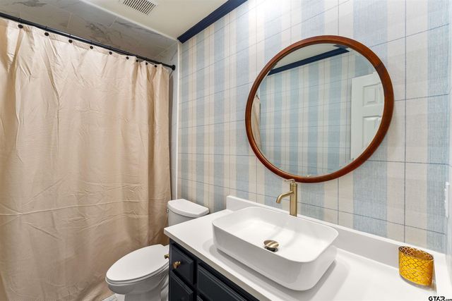 216 TURNBERRY CIRCLE, Mt Pleasant, TX 75455