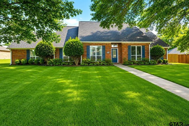 216 TURNBERRY CIRCLE, Mt Pleasant, TX 75455