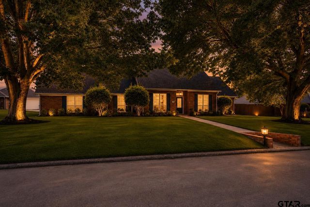 216 TURNBERRY CIRCLE, Mt Pleasant, TX 75455