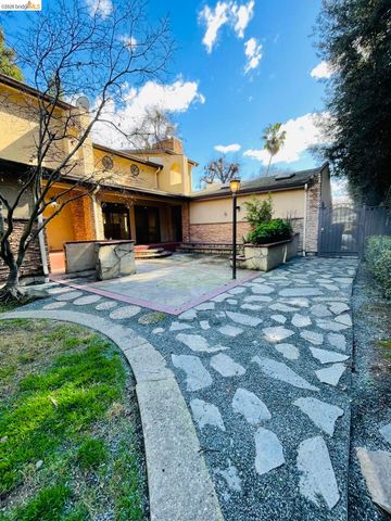 3635 Country Club Blvd, Stockton, CA 95204