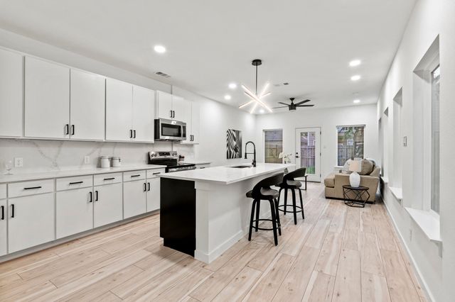 2232 Hooper Street, Dallas, TX 75215