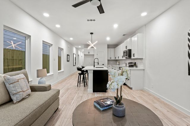 2232 Hooper Street, Dallas, TX 75215