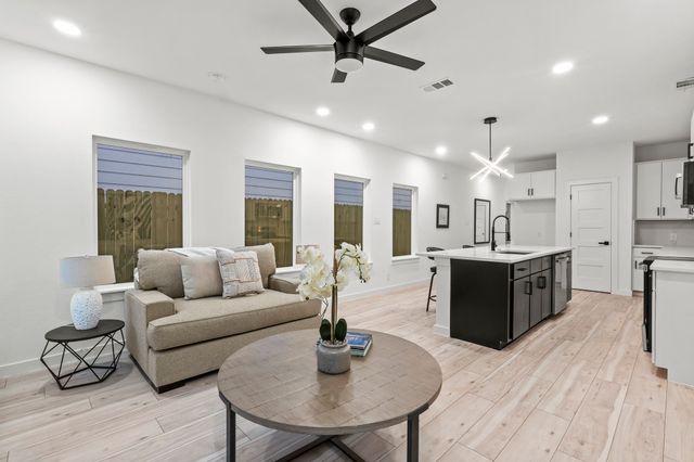 2232 Hooper Street, Dallas, TX 75215