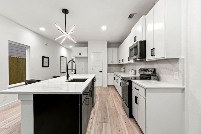 2232 Hooper Street, Dallas, TX 75215