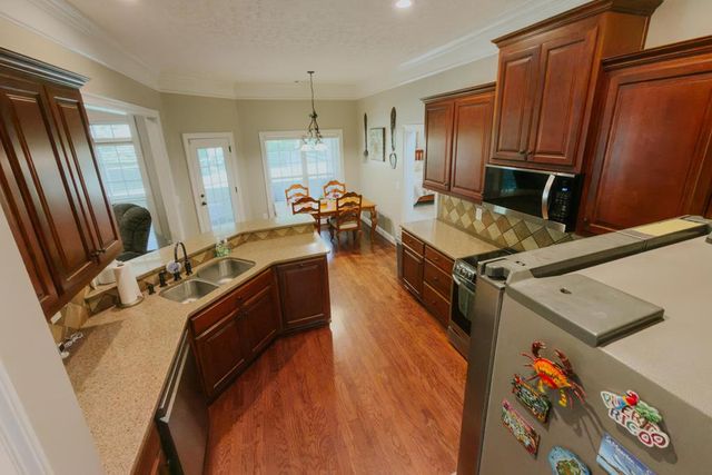 28 W Teddy Bear Lane, Waverly Hall, GA 31831