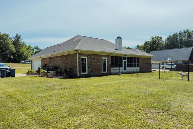 28 W Teddy Bear Lane, Waverly Hall, GA 31831