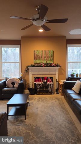 1132 CENTENNIAL DR, Fort Washington, MD 20744