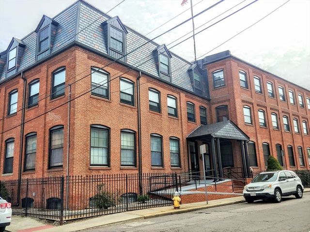 10 Weston Ave 114, Quincy, MA 02170