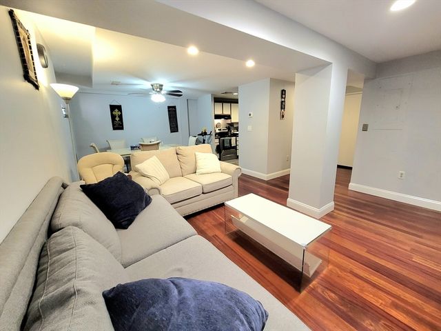10 Weston Ave 114, Quincy, MA 02170