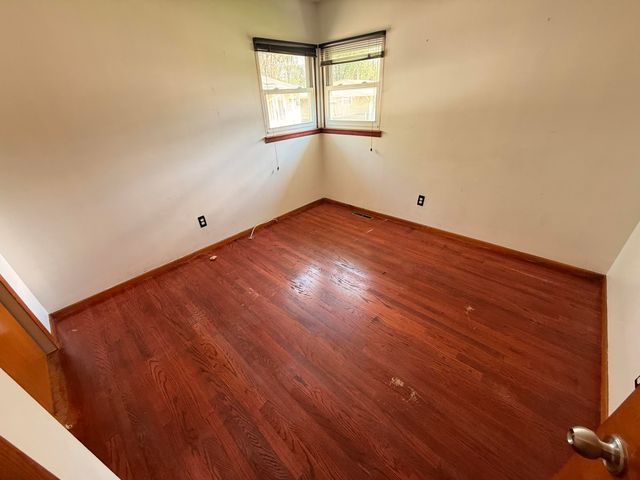 944 W 54th Place, Merrillville, IN 46410