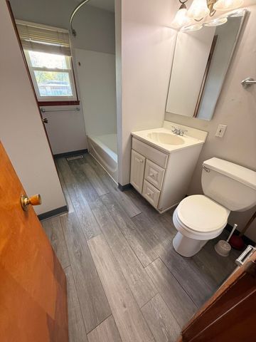944 W 54th Place, Merrillville, IN 46410