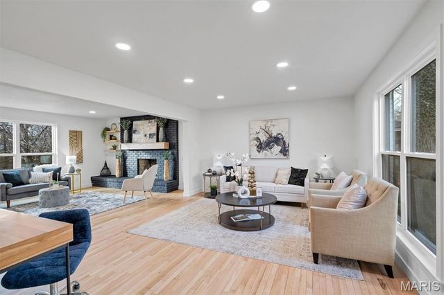 4662 Britcastle Drive, St Louis, MO 63128