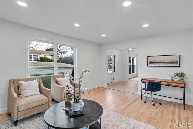 4662 Britcastle Drive, St Louis, MO 63128
