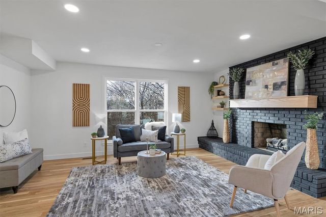 4662 Britcastle Drive, St Louis, MO 63128