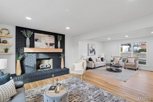 4662 Britcastle Drive, St Louis, MO 63128