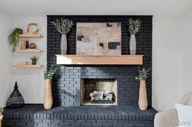 4662 Britcastle Drive, St Louis, MO 63128