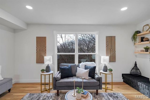4662 Britcastle Drive, St Louis, MO 63128