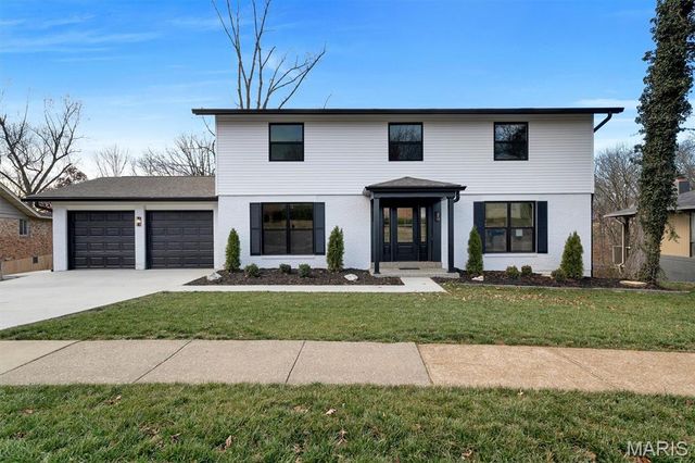 4662 Britcastle Drive, St Louis, MO 63128