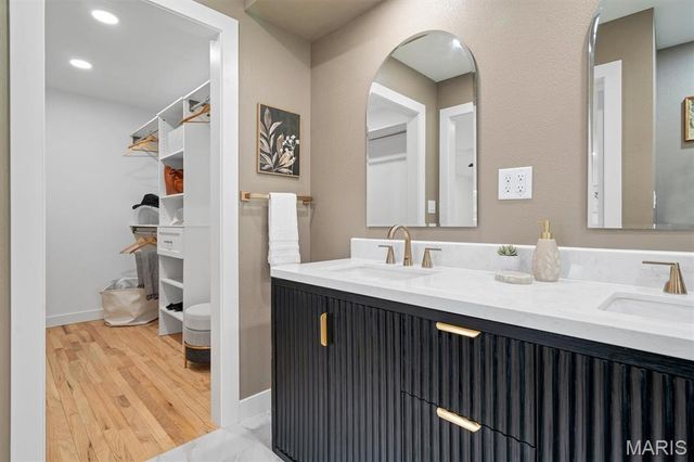 4662 Britcastle Drive, St Louis, MO 63128