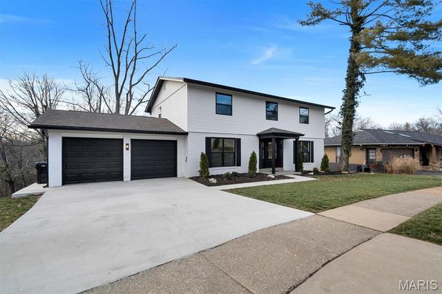 4662 Britcastle Drive, St Louis, MO 63128