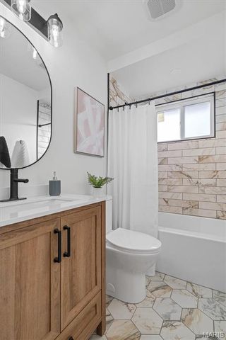4662 Britcastle Drive, St Louis, MO 63128