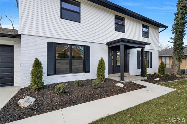 4662 Britcastle Drive, St Louis, MO 63128