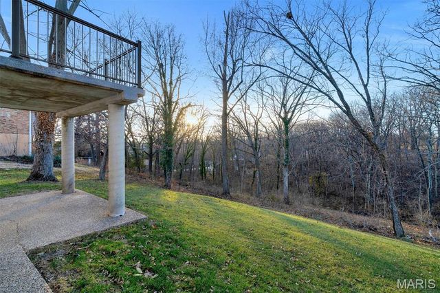 4662 Britcastle Drive, St Louis, MO 63128