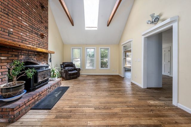 47 Galleon Dr, Falmouth, MA 02536