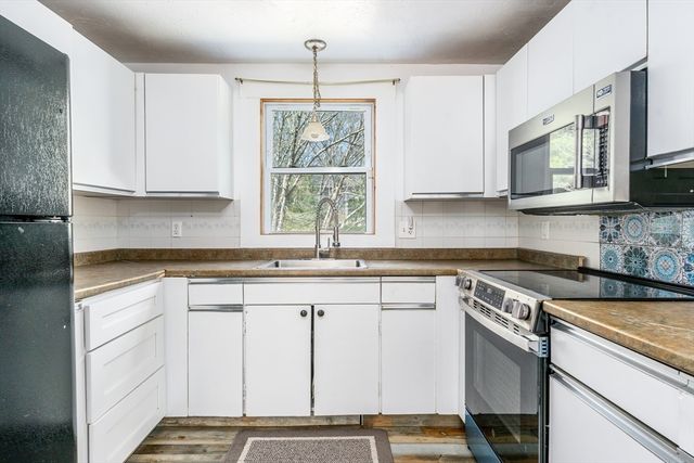 47 Galleon Dr, Falmouth, MA 02536