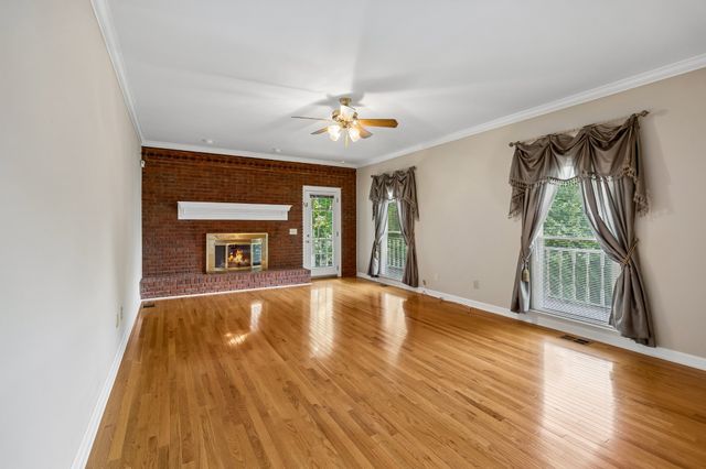 1229 Hogans Branch Rd, Hendersonville, TN 37075